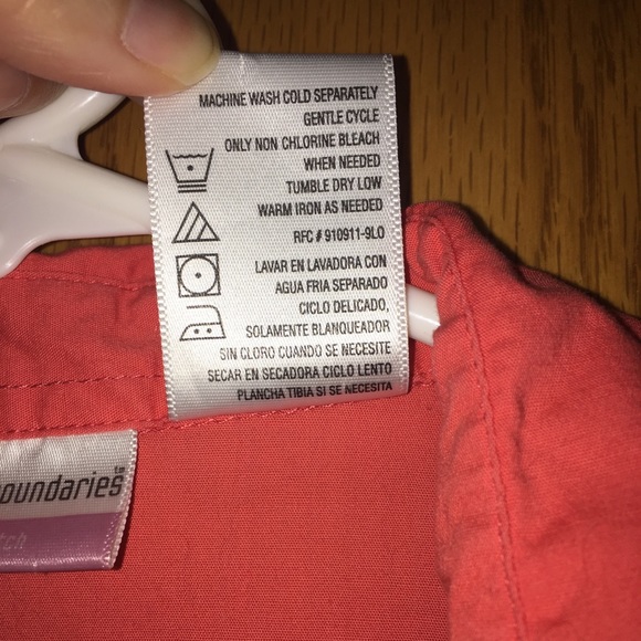 No Boundaries junior’s short sleeve top in coral - Picture 4 of 5